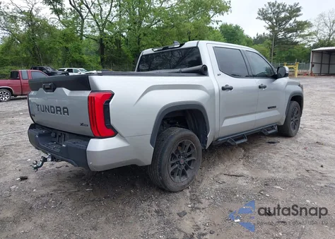 2022 Toyota Tundra Sr5 z USA, uszkodzony, nr VIN 5TFLA5DB4NX053351